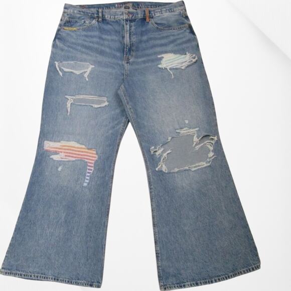 American Eagle Pride Strigid Ripped Low-Rise Baggy Flare X-Short Jeans 8 - Picture 2 of 10